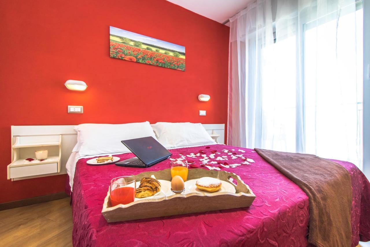 Hotel London Cattolica Bagian luar foto