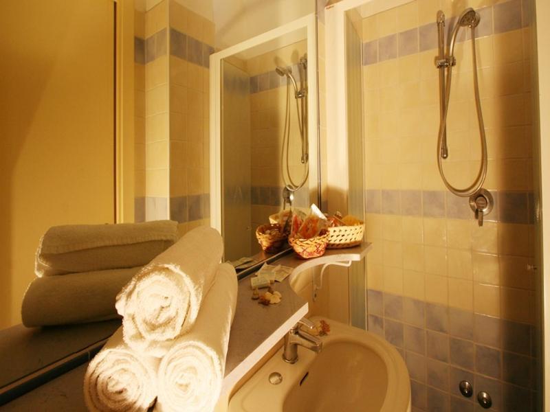 Hotel London Cattolica Bagian luar foto