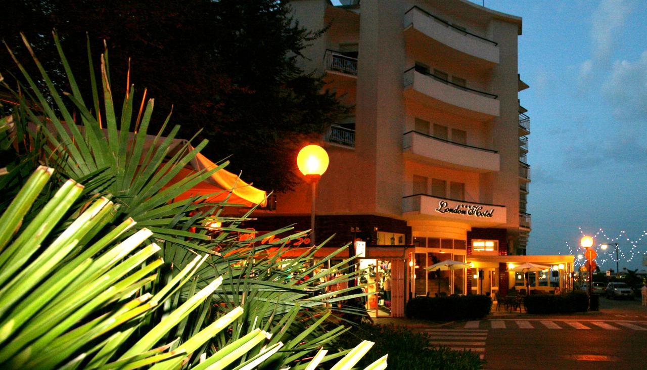 Hotel London Cattolica Bagian luar foto