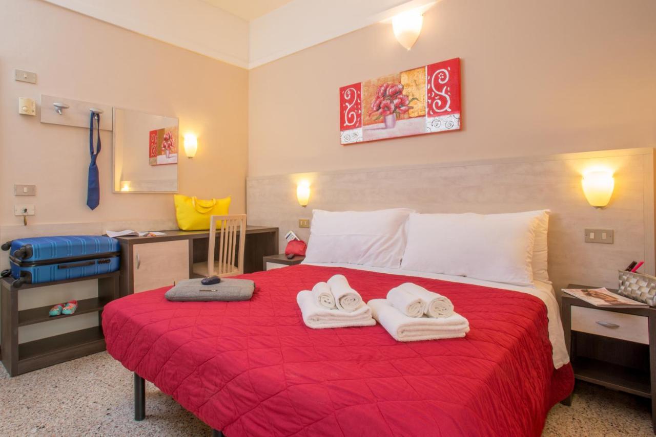 Hotel London Cattolica Bagian luar foto
