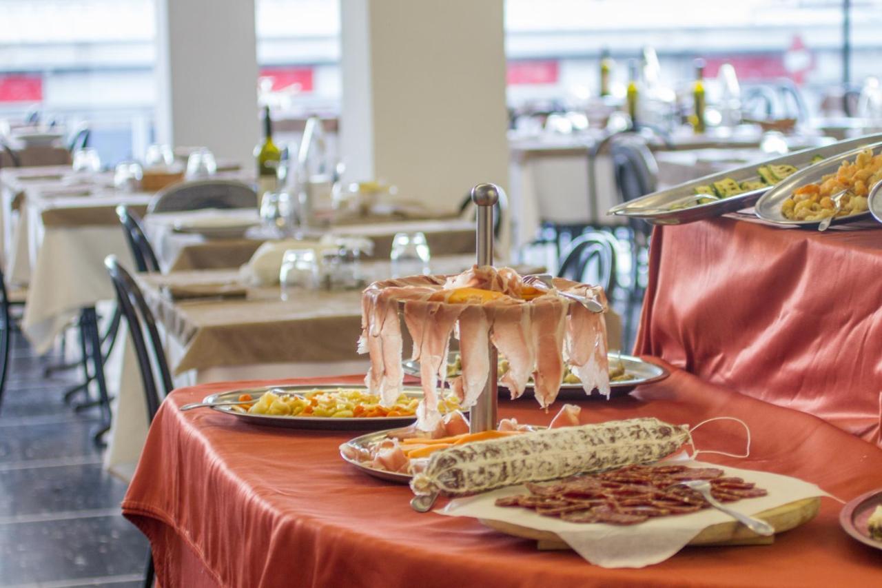 Hotel London Cattolica Bagian luar foto